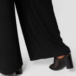 Pantalons Wide Leg Broek Hetty Dames Zwart 9 Pantalons Wide Leg Broek Hetty Dames Zwart -About You Winkel 042a55fd3c812238562b7c6eeecb5598 scaled