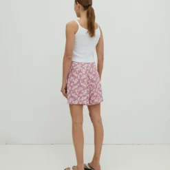 EDITED Tanktops Top Melissa Dames Wit 11 EDITED Tanktops Top Melissa Dames Wit -About You Winkel 0b0c93f9d9744af138cea439339811de scaled