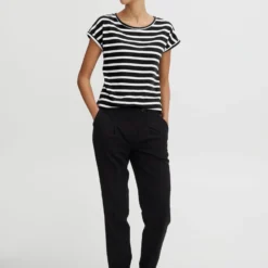 B.young T-shirts Shirt Pamila Dames Zwart / Wit -About You Winkel 0ca4b1ebb07594fa570e8b4c3798dd94 scaled