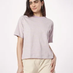 DEDICATED T-shirts Shirt Vadstena Dames Lila / Wolwit 9 DEDICATED T-shirts Shirt Vadstena Dames Lila / Wolwit -About You Winkel 124c1b2a45222ee887e22b05e1adcd29 scaled