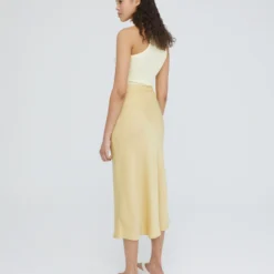 EDITED Maxi Rokken Rok Jara Dames Goudgeel -About You Winkel 14c51300a2f3853366e0c3a2e6b47179 scaled
