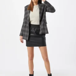 ONLY Mini Rokken Rok PINZON Dames Zwart 11 ONLY Mini Rokken Rok PINZON Dames Zwart -About You Winkel 14e5e619e6cfec1628acfc00073679d7 scaled