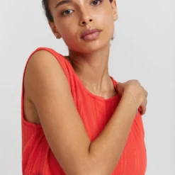 ICHI Blouse Tops Blouse Dames Rood -About You Winkel 18c9d682203da03ee4fa8c32646c398e scaled