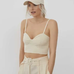 Crop Tops Top Elina Dames Beige / Crème 10 Crop Tops Top Elina Dames Beige / Crème -About You Winkel 1f15df2755b69f79732535ad78e279b0 scaled