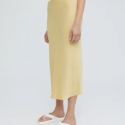 EDITED Maxi Rokken Rok Jara Dames Goudgeel -About You Winkel 1f5485195b86e60a03d66b2ee99bac96 scaled