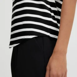 B.young T-shirts Shirt Pamila Dames Zwart / Wit -About You Winkel 2b65948fcaedb8887c06f4455290566e scaled