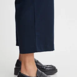 Fransa Pantalons Loosefit Broek Blenda Dames Navy -About You Winkel 2c408a1cb29a9e41c30151d5b95b2af1 scaled
