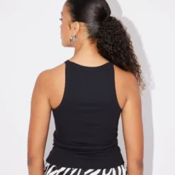 Tanktops Top Vianne Dames Zwart 10 Tanktops Top Vianne Dames Zwart -About You Winkel 2d1bcb13f9a8034f559ab0fcff6630ab scaled