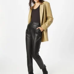 B.young Tanktops Top Lane Dames Zwart -About You Winkel 320c58e459207865280bc82e6c218425 scaled