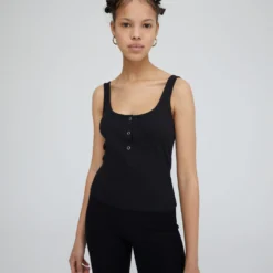 EDITED Tanktops Top Fay Dames Zwart -About You Winkel 34b628a41ec0aa74953c1c4e7ce36420 scaled