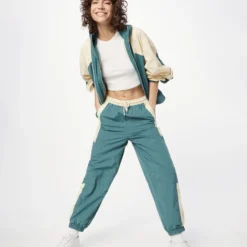 WEEKDAY Crop Tops Top Dames Zwart / Wit -About You Winkel 36b9f1396665b2bde7cb1461e1500bd9 scaled