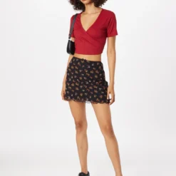 Pieces T-shirts Shirt KARISMA Dames Merlot -About You Winkel 3951b5a436dc79140c9140c420741476 scaled