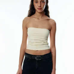 EDITED Crop Tops Top Severina Dames Crème -About You Winkel 3a67987fc28016029d865973e8901000 scaled