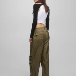 PULL & BEAR Pantalons Loosefit Broek Dames Olijfgroen -About You Winkel 3be04f418f685891d0a86bd9a7c57b71 scaled