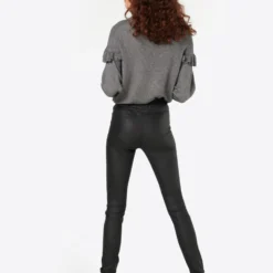 Kaffe Pantalons Slimfit Broek Ada Dames Zwart 10 Kaffe Pantalons Slimfit Broek Ada Dames Zwart -About You Winkel 3d6795f13d11b7f2509f58ea28313ab9 scaled