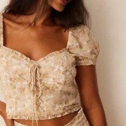 NA-KD Crop Tops Top Dames Beige Gemêleerd -About You Winkel 4f0114c6b36a1fde430e3f5fceec2499 scaled