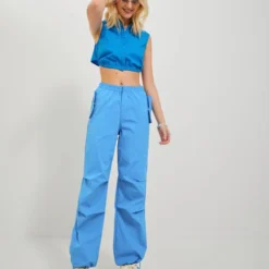 JJXX Pantalons Tapered Broek Blake Dames Lichtblauw -About You Winkel 4fc11e00f3ecc0ad4879052f2d506771 scaled