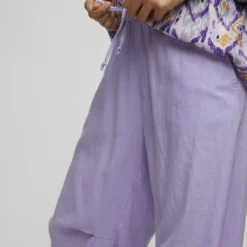 PULL & BEAR Pantalons Loosefit Broek Dames Lila 9 PULL & BEAR Pantalons Loosefit Broek Dames Lila -About You Winkel 51e0dfc112d306ae2136e58eaad832c8 scaled