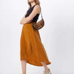 DRYKORN Tanktops Top Olina Dames Zwart -About You Winkel 55ac58d8ff9aace345fd7b33c4b1861b scaled