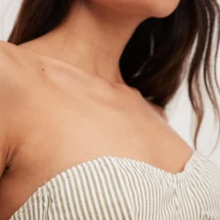 NA-KD Crop Tops Top Dames Donkerbeige 9 NA-KD Crop Tops Top Dames Donkerbeige -About You Winkel 55f0b7bea75b3ca6d539942f204ae7d6 scaled