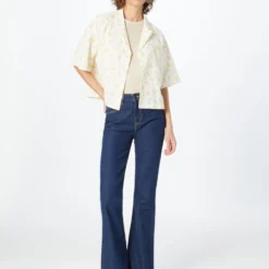 United Colors Of Benetton T-shirts Shirt Dames Ecru -About You Winkel 69d4d170615be8092e4425a54f0b35d1 scaled