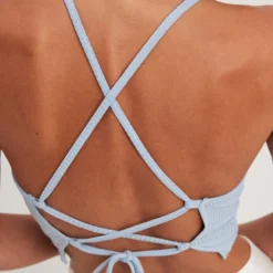 NA-KD Crop Tops Top Dames Blauw -About You Winkel 69f7b33e65574795524fa55c5c6b078e scaled