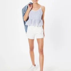 Hailys Crop Tops Top Amy Dames Lichtblauw -About You Winkel 6e2b9d7b18acecd13fc4abfe014e5ebc scaled