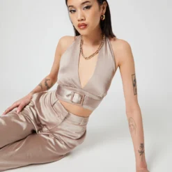 Blouse Tops Blouse Caren Dames Taupe -About You Winkel 74989ee24ae881f31404524eb600aa6b scaled