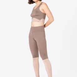 Crop Tops Top Dames Crème / Donkerbeige -About You Winkel 7e736efbd20defde44ad7601a8cb3da1 scaled