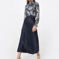 S.Oliver BLACK LABEL Maxi Rokken Rok Dames Navy -About You Winkel 7fb8f87e551003a3d544ffedd77eb02e scaled