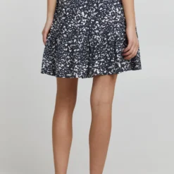 OXMO Mini Rokken Rok EIRA Dames Nachtblauw 11 OXMO Mini Rokken Rok EIRA Dames Nachtblauw -About You Winkel 8baa26e3f3cbc6f9a10c29ddcfcf673a scaled