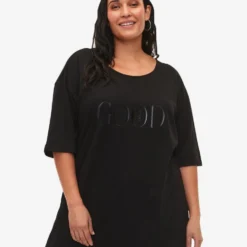 Zizzi T-shirts Shirt CLEO Dames Zwart -About You Winkel 8fcac4804a56d25a0347133ec428b0fa scaled