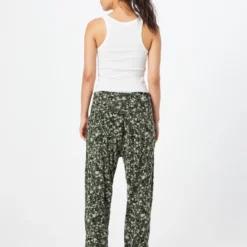 Thought Pantalons Tapered Broek Pepita Dames Kaki / Donkergroen 10 Thought Pantalons Tapered Broek Pepita Dames Kaki / Donkergroen -About You Winkel 92bd12160fde32cae5d1625bd8ff2ff4 scaled