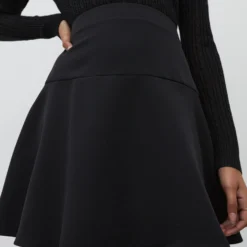 EDITED Mini Rokken Rok Susie Dames Zwart -About You Winkel 92cae3fa0fc3781c4ff2e149f96845e1 scaled