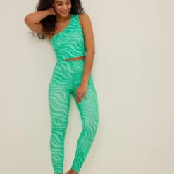 NA-KD Crop Tops Top Dames Groen