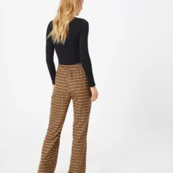 ONLY Pantalons Flared Broek DIEM LIFE Dames Bruin / Karamel 10 ONLY Pantalons Flared Broek DIEM LIFE Dames Bruin / Karamel -About You Winkel a51fe2f9f733e865a84b2152113d5709 scaled