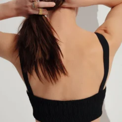 Tanktops Top Naomi Dames Zwart -About You Winkel a7e89a5a678b87723b7f64a21abeeecc scaled