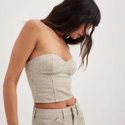 NA-KD Crop Tops Top Dames Donkerbeige 8 NA-KD Crop Tops Top Dames Donkerbeige -About You Winkel a96de74ff1b7250a8f5097fe0d6097ec scaled