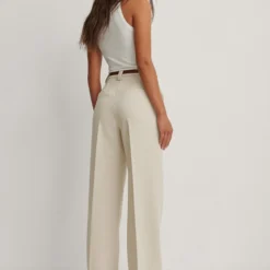 NA-KD Pantalons Loosefit Broek Dames Crème 8 NA-KD Pantalons Loosefit Broek Dames Crème -About You Winkel aa4bed635b36d7b4bd838850af5d6bea scaled