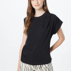 IRO T-shirts Shirt CHARRON Dames Zwart -About You Winkel aa6b772c0ef52aad5166bf1d60496289 scaled