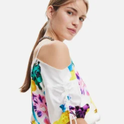 Desigual Blouse Tops Blouse BERNADETTE-LACROIX Dames Wit 11 Desigual Blouse Tops Blouse BERNADETTE-LACROIX Dames Wit -About You Winkel aff77109f5c0e817794f7ce3bb93bb5b scaled