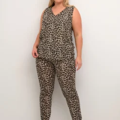 Blouse Tops Blouse Isma Dames Beige / Crème 8 Blouse Tops Blouse Isma Dames Beige / Crème -About You Winkel baab34da4d82d9e58bb7f2a66a6a6657 scaled