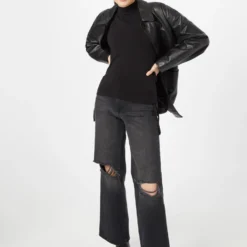 ONLY Crop Tops Top JOSIE Dames Zwart -About You Winkel d58dd4b0ea75e5364e43644782b88b35 scaled