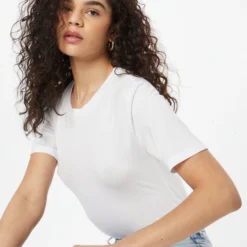 Gestuz T-shirts Shirt Damy Dames Offwhite -About You Winkel d85ca100958c0127928aae66b53c8005 scaled