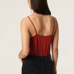 Soaked In Luxury Blouse Tops Blouse Clara Dames Karmijnrood 9 Soaked In Luxury Blouse Tops Blouse Clara Dames Karmijnrood -About You Winkel ddf76535580796ab2228a0f296e5347f scaled