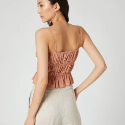 Blouse Tops Blouse Ava Dames Lichtbruin 9 Blouse Tops Blouse Ava Dames Lichtbruin -About You Winkel f1ab4d709669734d5ce67eec06b74d13 scaled