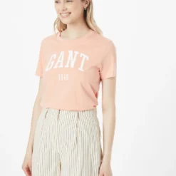 Gant T-shirts Shirt Dames Abrikoos -About You Winkel f7a029946bfd862aef4fe96ec689aa31 scaled