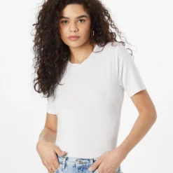 Gestuz T-shirts Shirt Damy Dames Offwhite -About You Winkel fc986448b4bfe07f97b28c4e993eae6b scaled