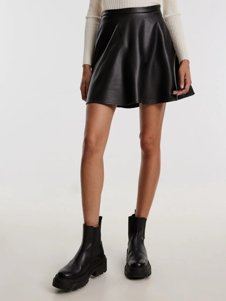 Alleen Kledingwinkel -About You Winkel 2a6d364bd12335f3737d354cb1783a15 768x1024 1